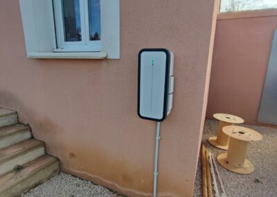 Réalisation BEA Innovation - Borne IRVE Hager 2 400x284